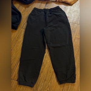 Women’s black American Eagle sweatpants in a size small.